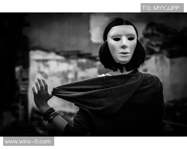 足球面具英雄崛起 揭秘球场上那些神秘面具背后的传奇故事 足球面具英雄崛起 揭秘球场上那些神秘面具背后的传奇故事